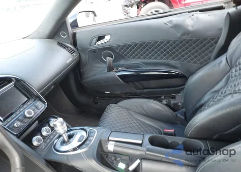 2014 Audi R8 4.2 z USA, uszkodzony, nr VIN WUAAUAFG6EN001685